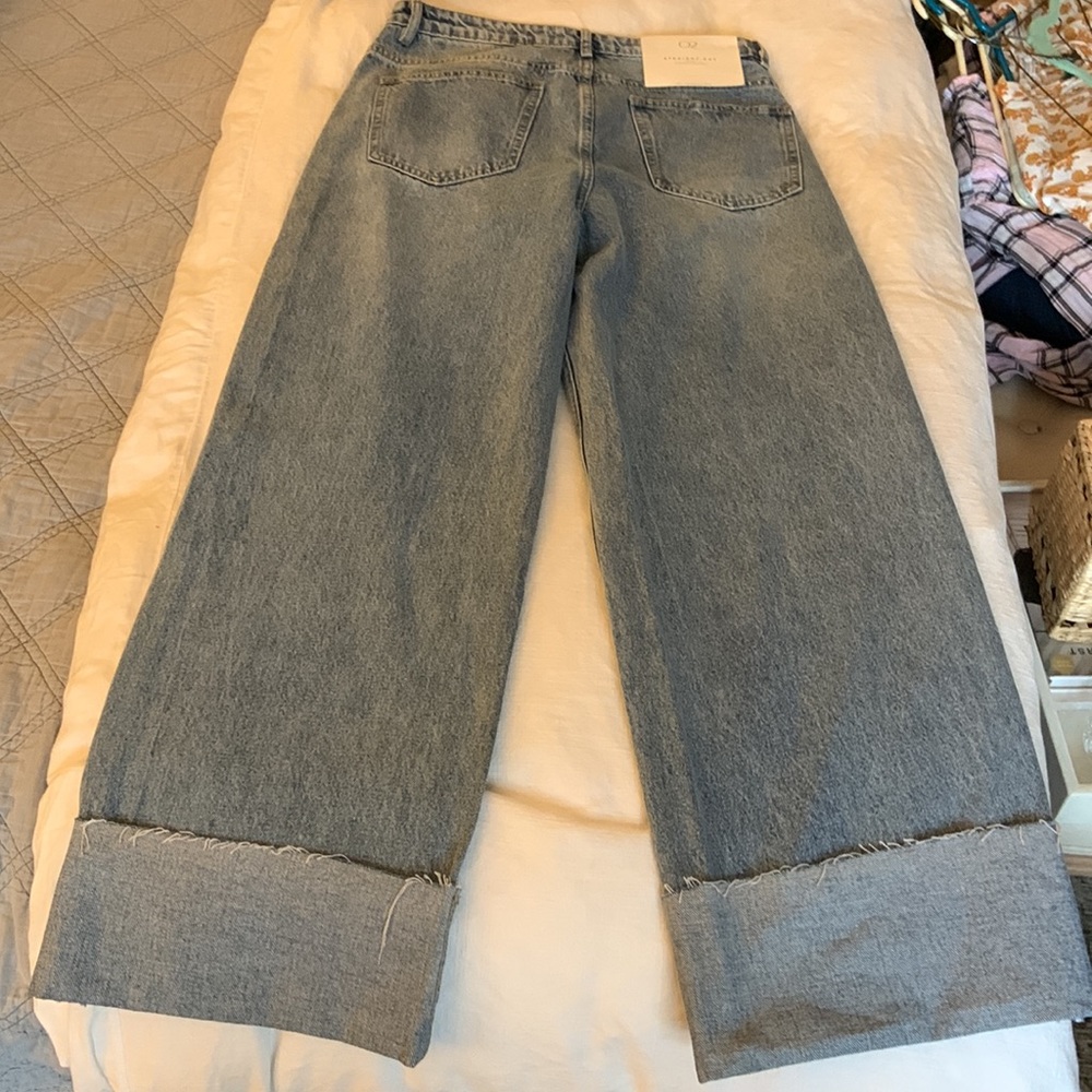 NWT Q2 Straight Leg Womens Cuffed Jean - size 10 - Picture 7 of 14